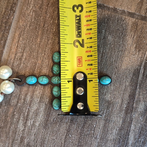 Vintage Turquoise Stone Cross Pendant Pearl & Suede Necklace - Picture 11 of 12